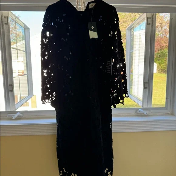 Tuckernuck Noir Eyelet Hutton Dress NWT - Picture 5 of 8